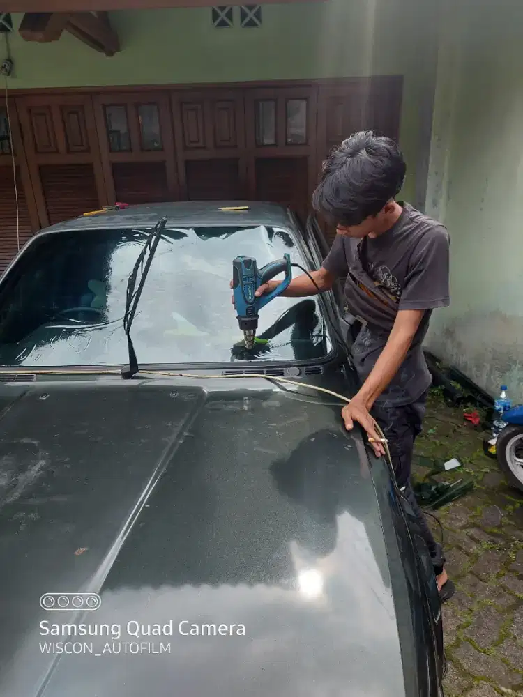 panggilan pasang kaca film mobil ke lokasi anda