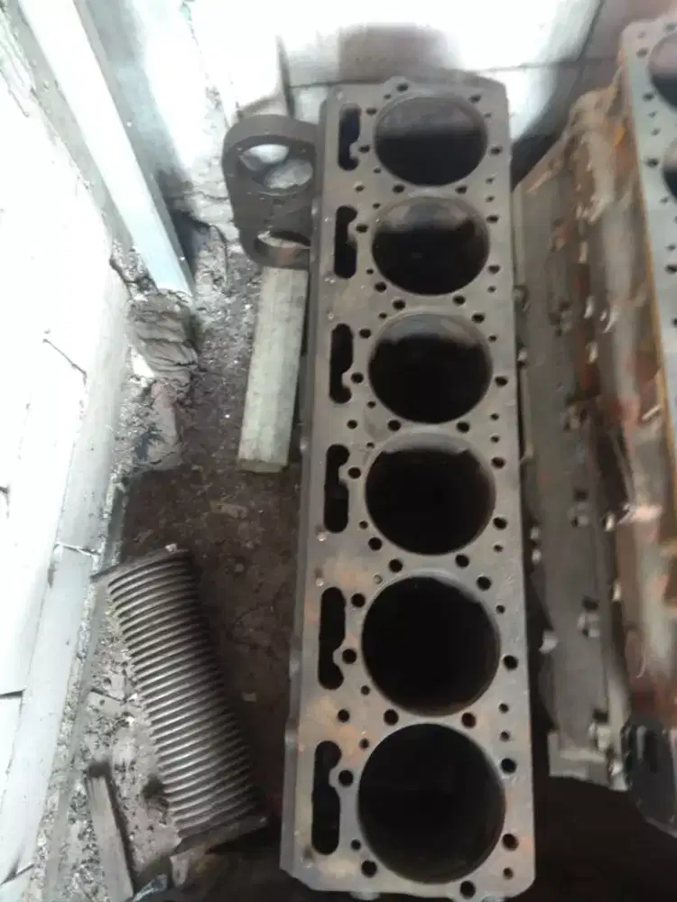 Dijual Cyl Block Cummins NT/NTA 855 Big Cam kondisi bekas Genuine