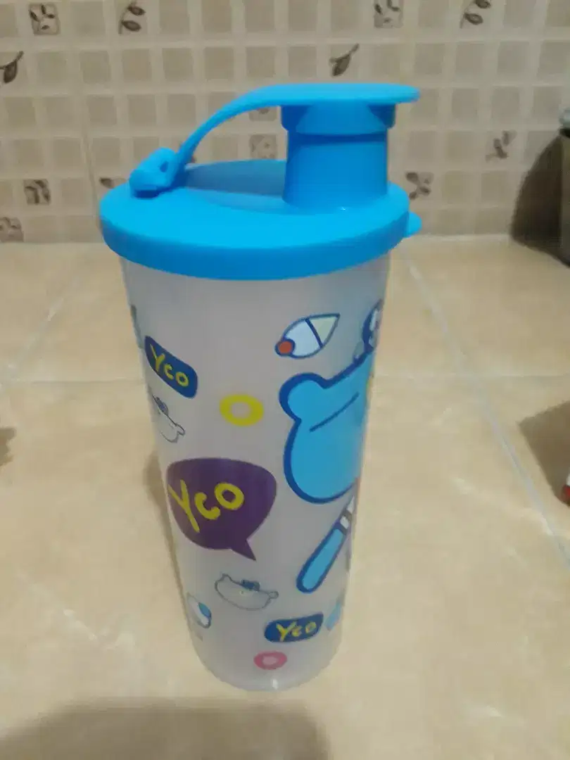 Botol minum transparan biru