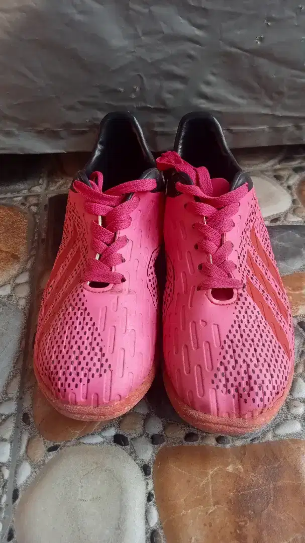 Sepatu Bola Futsal Adidas