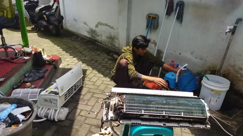servis ac/bongkar pasang,isi freon,(minggu buka)