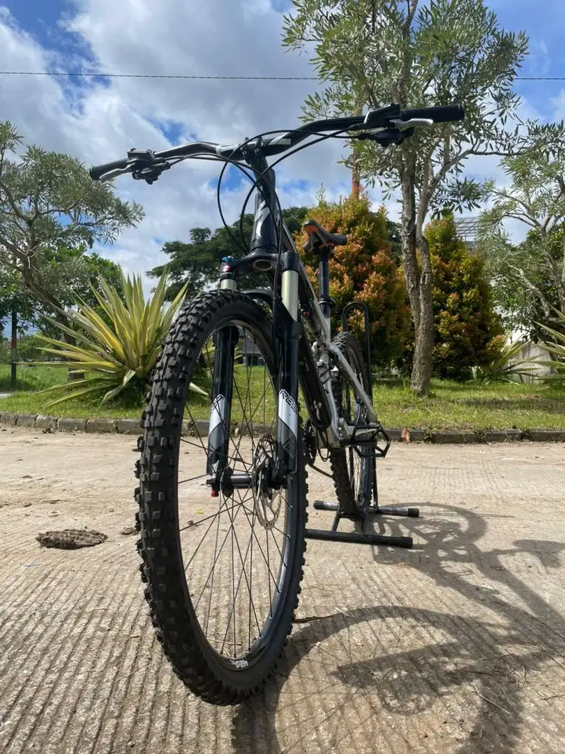 Sepeda Specialized Epic