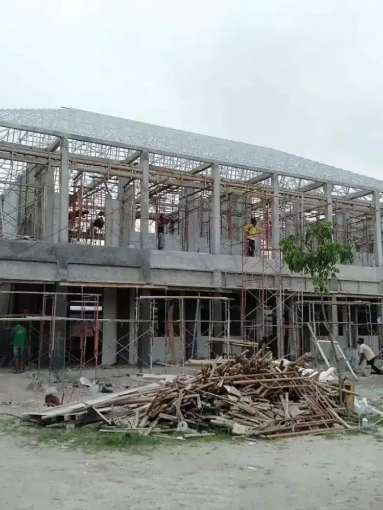 Ahli pemasangan baja ringan