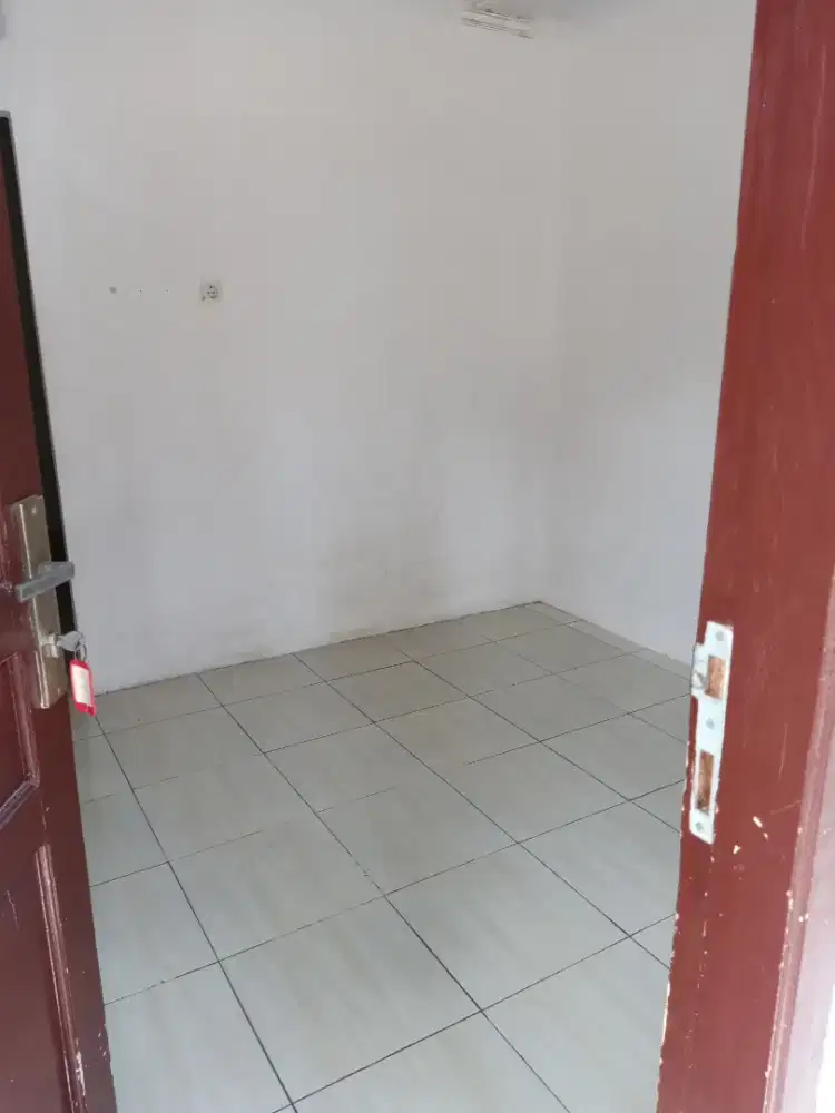 rumah di kontrakan petakan