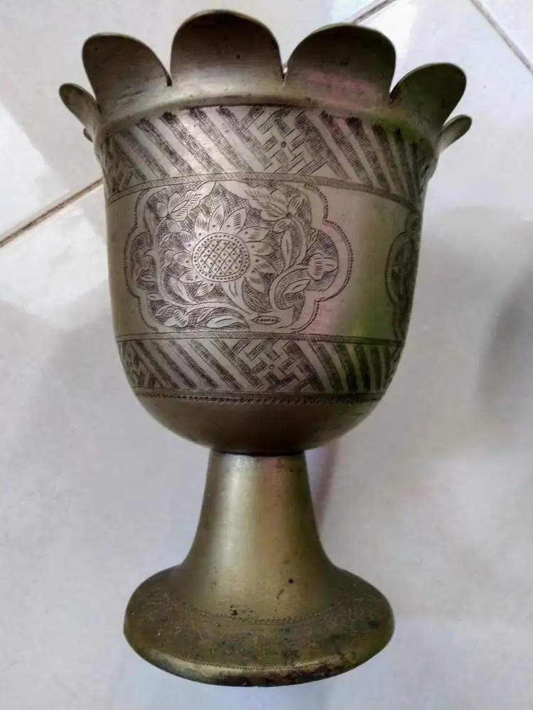 Bokor kuningan Antik / Vintage.