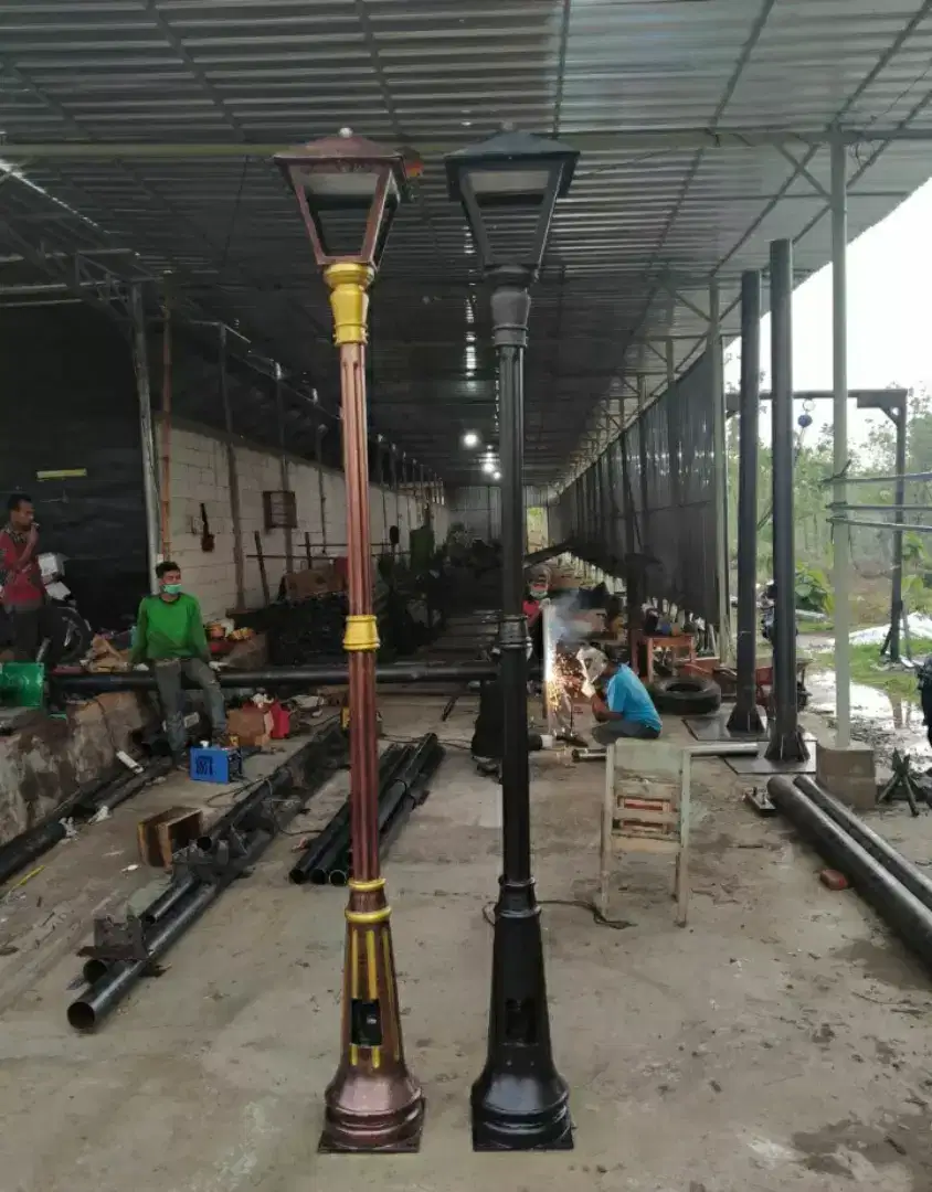 Aneka Tiang Lampu Taman