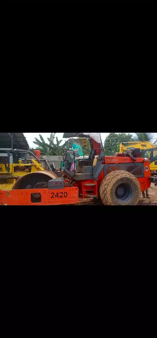 Vibro Hamm 12 ton tahun 2005, unit lagi kerja dan siap kerja