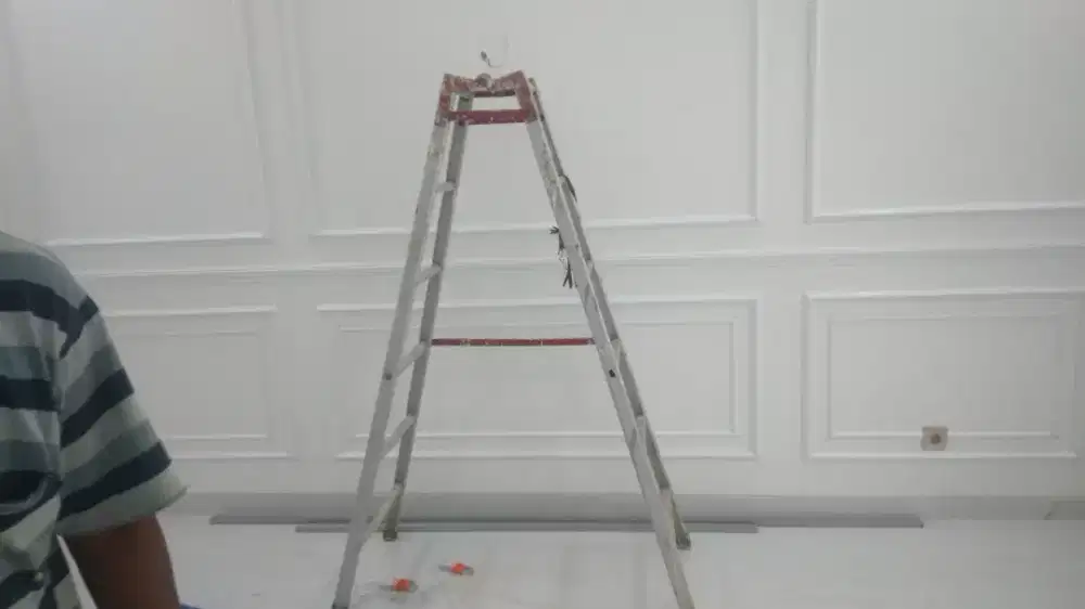Plafon gypsum dan molding