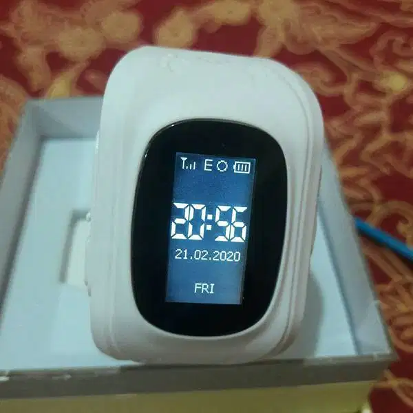 Q50 watch hot sale sim card