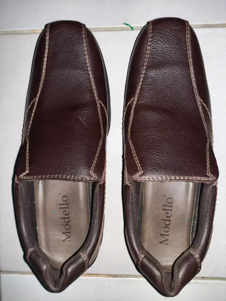 Sepatu merek modello