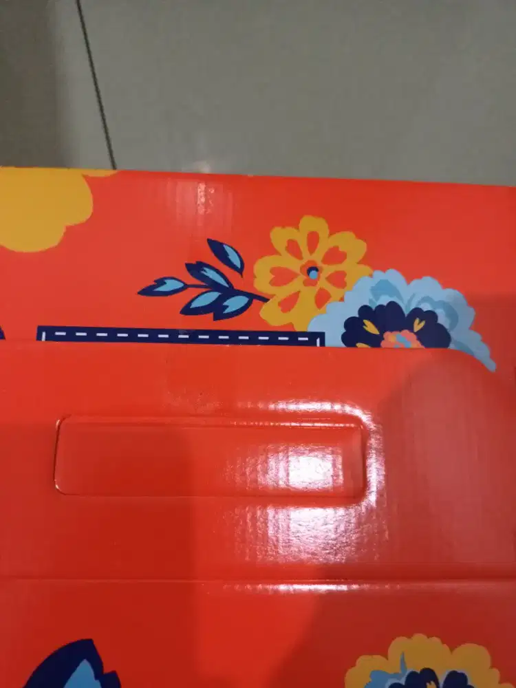 Kotak penyimpanan sayur dan buah