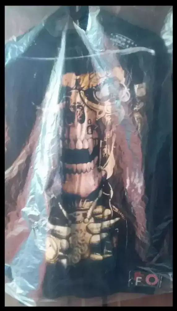 KAOS SABLON TENGKORAK