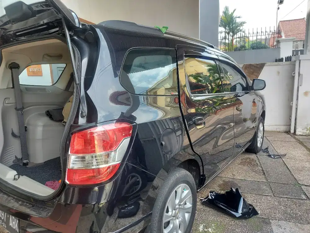 bongkar pasang kaca film mobil panggilan