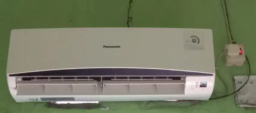 AC PANASONIC 1/2PK (LIKE NEW)