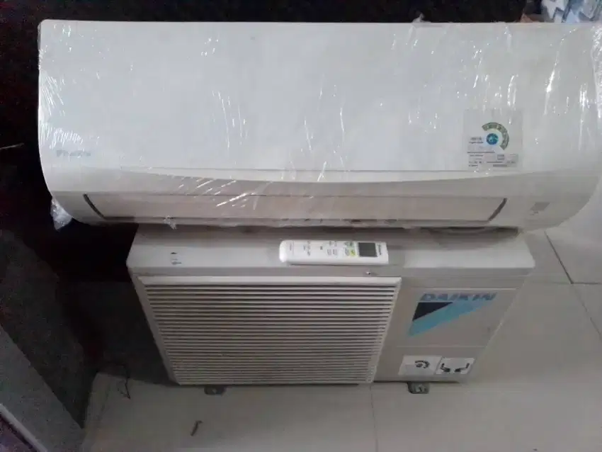 TUKAR TAMBAH AC DAIKIN THAI  second 1/2-1PK isi freon baru + PASANG