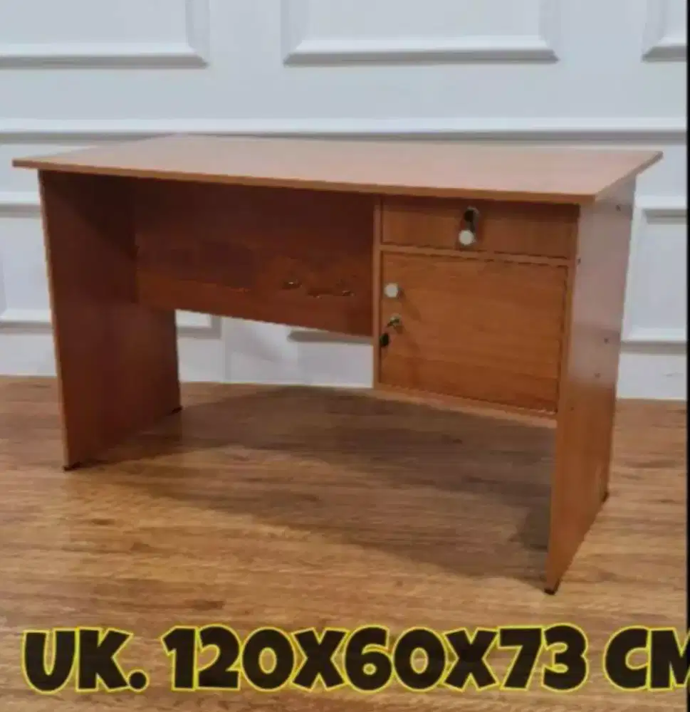 Meja Tulis 1/2 Biro - Meja Kerja - Meja Kantor