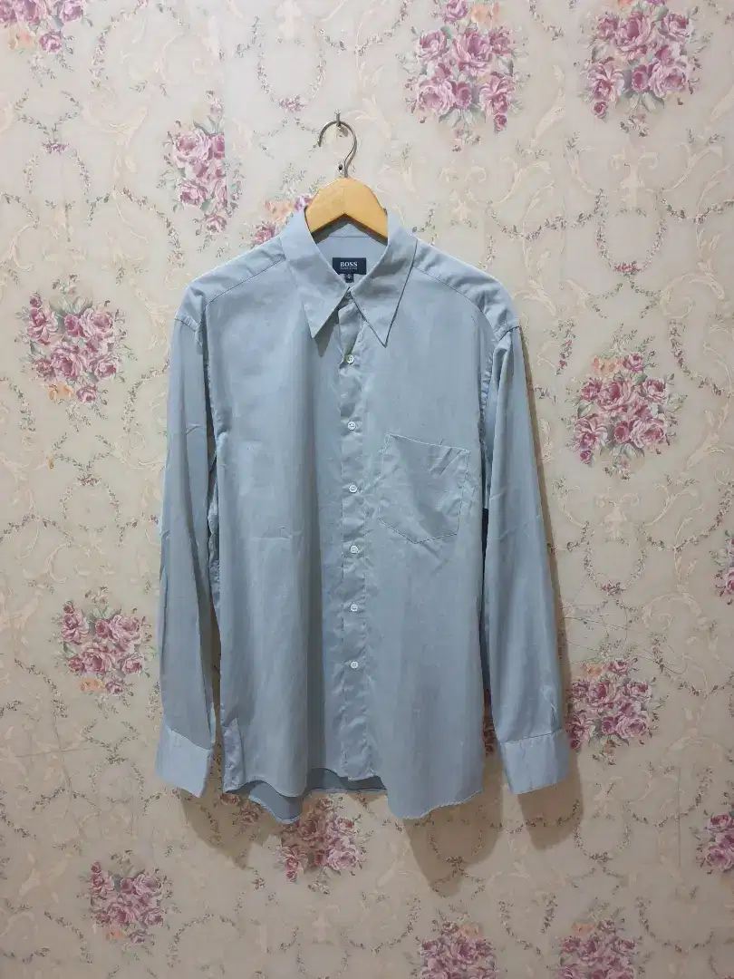 Mulus .authentic baju kemeja hugo boss size 41