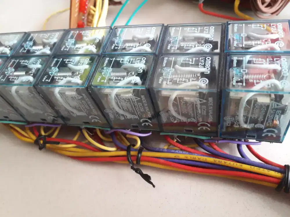 Omron Riley LY2 J 10 A