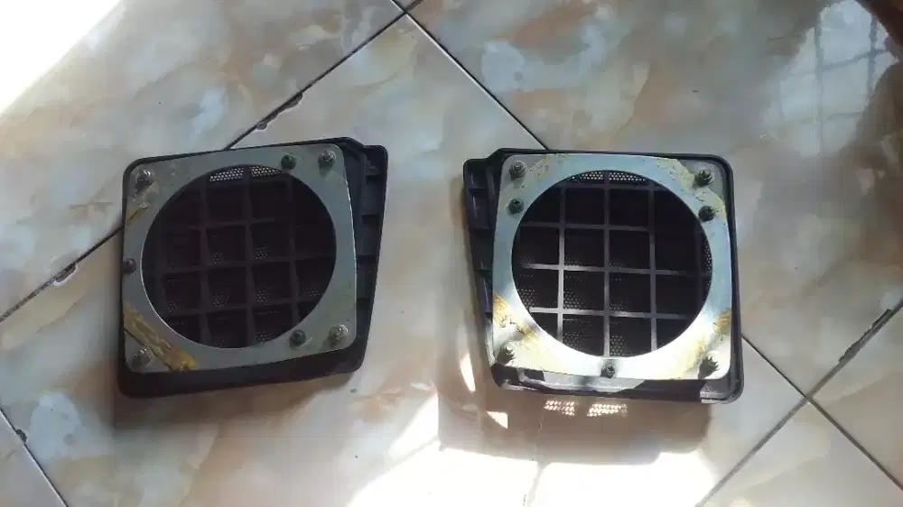 Cover speaker dasbor mobil alphine antik