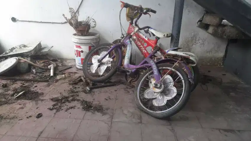 Salon Lantai Berkerak Jadi Baru