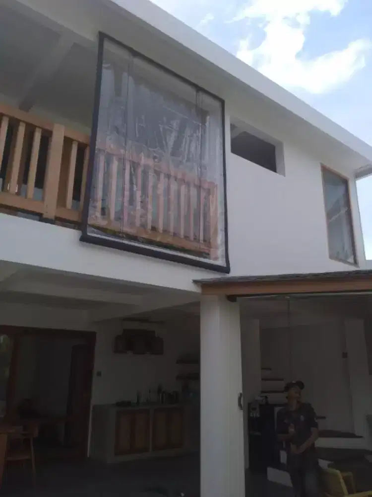 Tirai plastik tebal transparan bagus