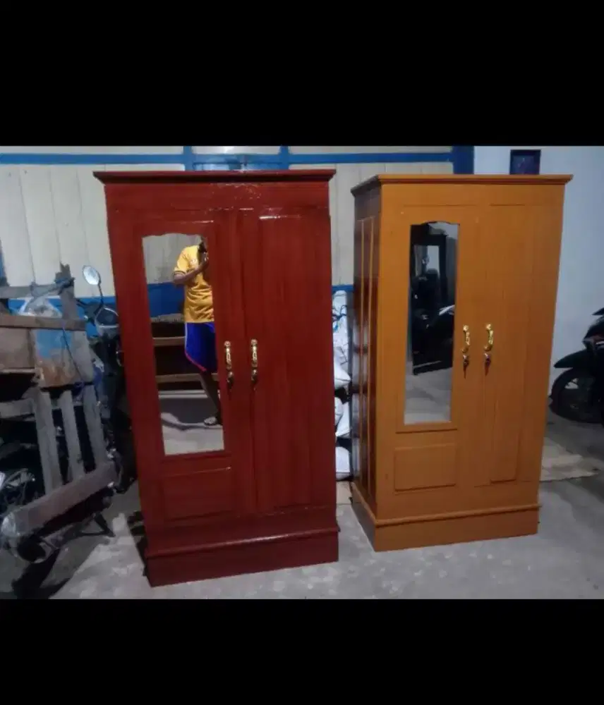 Almari dan dipan kayu