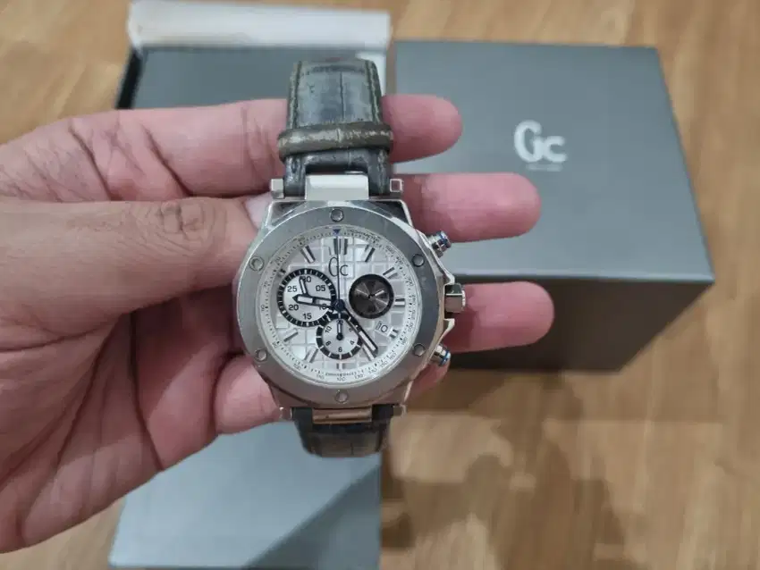 Jam tangan GC Guess Collection preloved murah