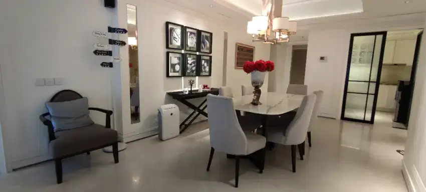 Disewakan apartemen the peak TP5 3BR mewah