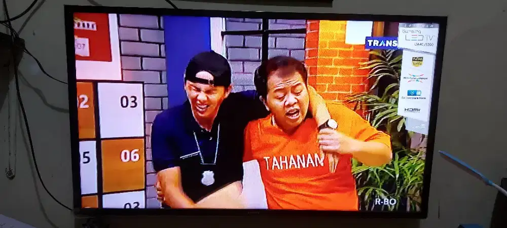 Tv samsung 40in bisa movie mulus seperti baru
