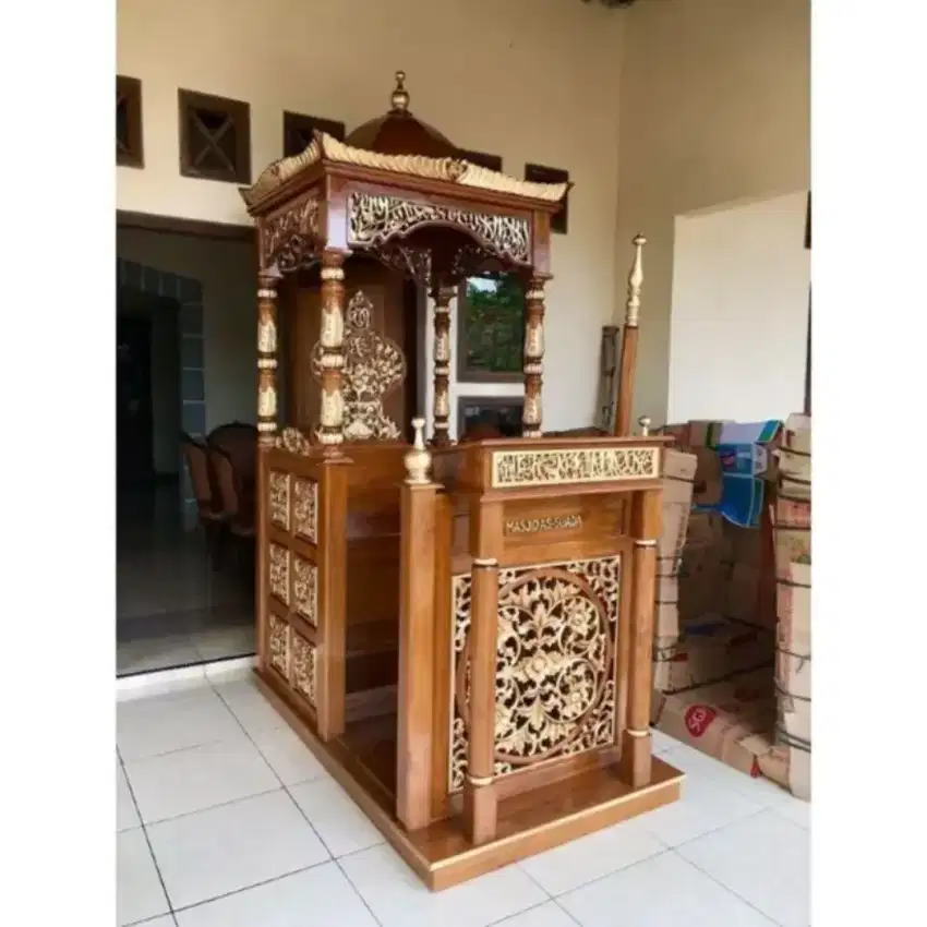 Mimbar masjid kubah