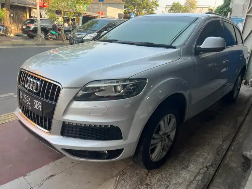 Audi Q7 th 2011 AT siap pakai no mallfunction
