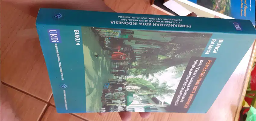 Buku Bungai Rampai Pembangunan Kota Indonesia