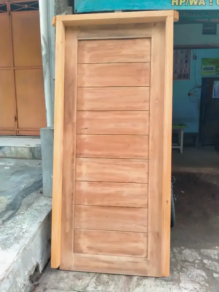 Pintu minimalis