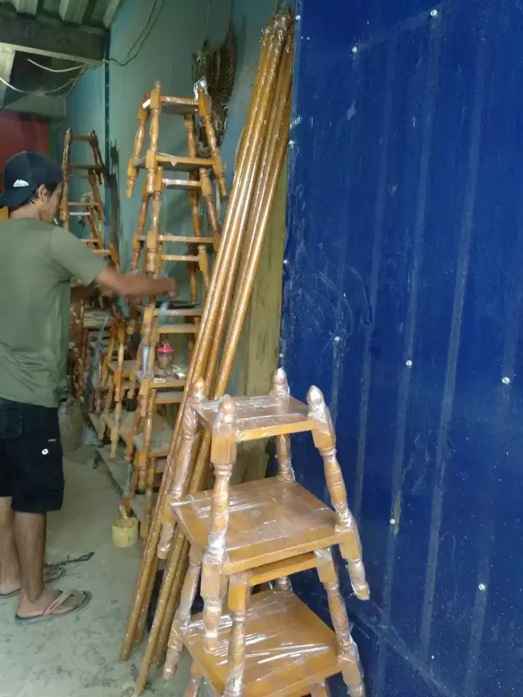 Kuy . TIANG BENDERA DALAM RUANG/PATAKA