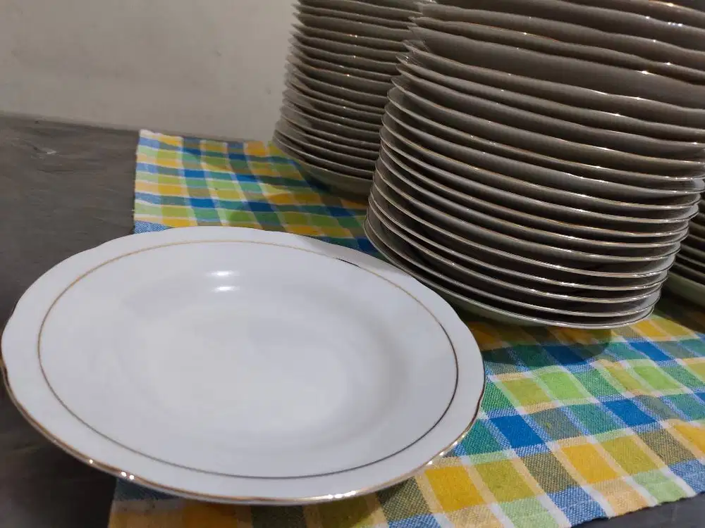 Sango Piring Makan Porselin Putih Gold Lining (P-50) Set 6 buah murah