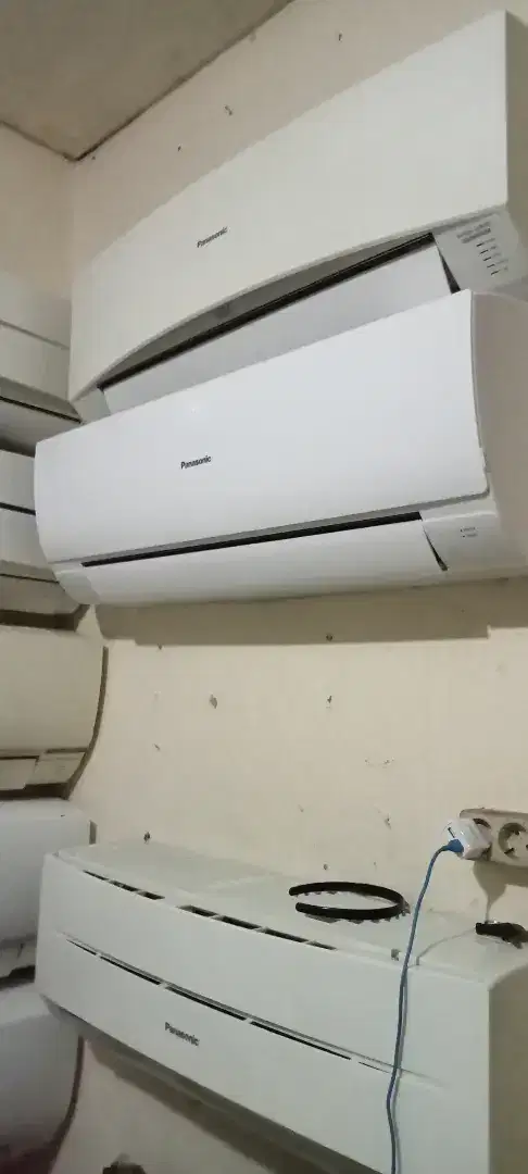 AC bekas merk Sharp R32 1/2pk