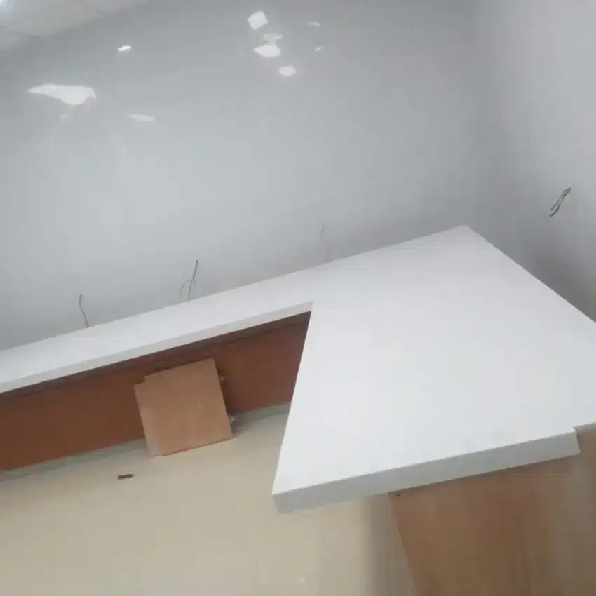 SOLID SURFACE UNTUK MEJA LAB
