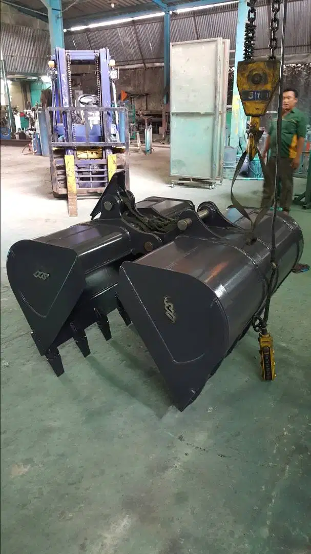 BUCKET CLAMSELL MANUAL EXCAVATOR