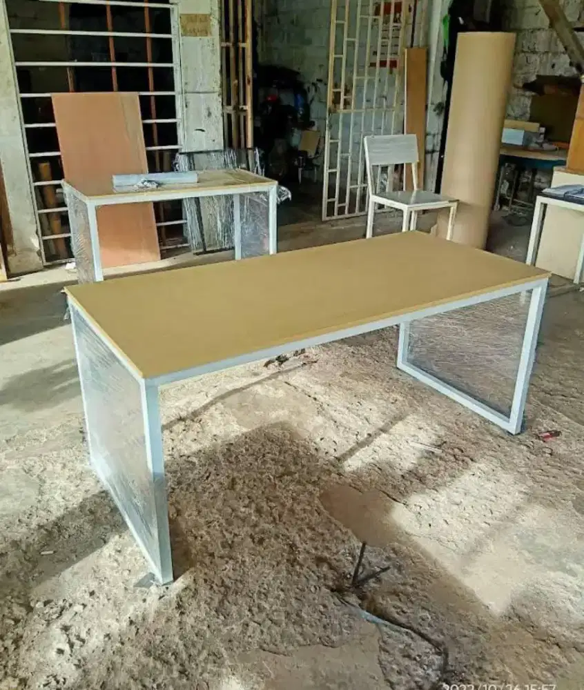 Meja kerja minimalis uk. 150*60*70
