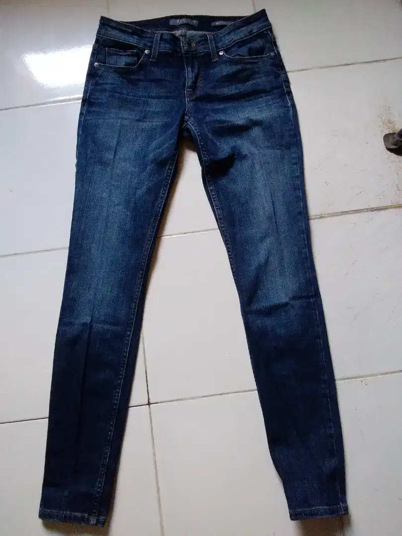 Celana jeans Guess Los Angeles size 27 original