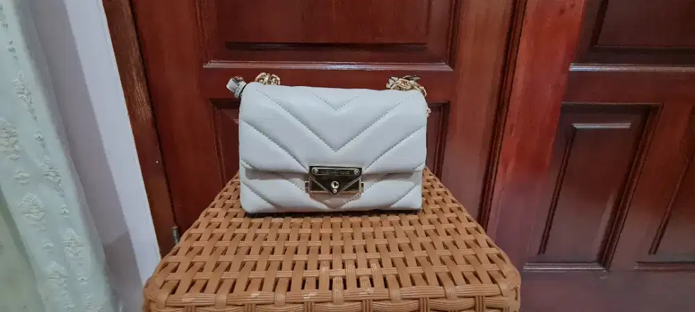 Tas MK original buat kawula muda yg trendi