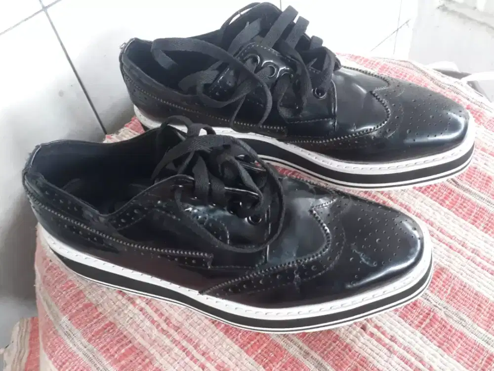 Sepatu Prada 38