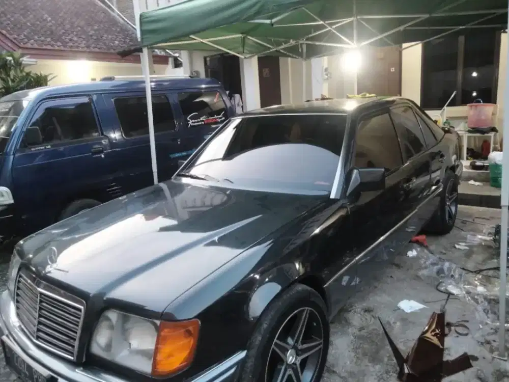 kaca film mobil hitam dan silver KTT
