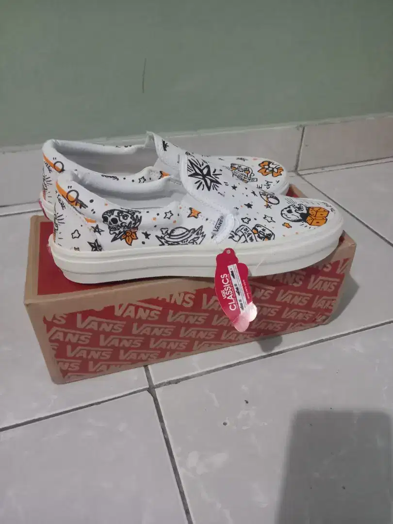 Sepatu vans slip on