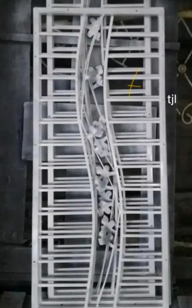 teralis jendela terbaru 47