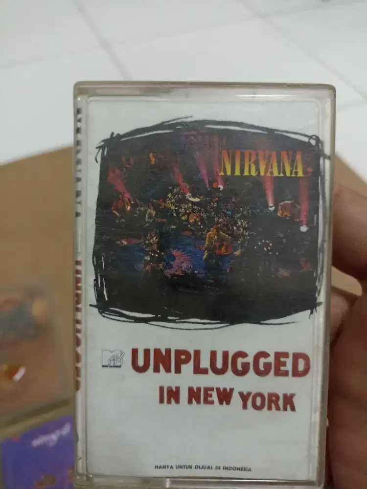 Kaset pita Nirvana curt cobain  Unplugged in new york