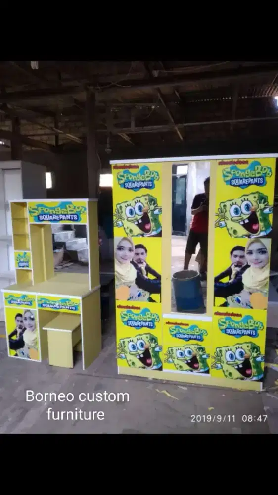 lemari pakaian 3pintu dan meja rias bangku