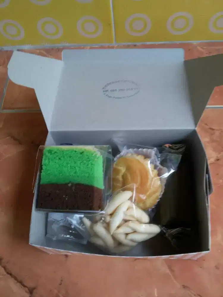 Snack Box  enak & lezat