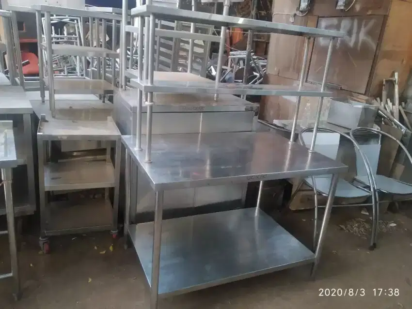 Peralatan bekas dapur restoran