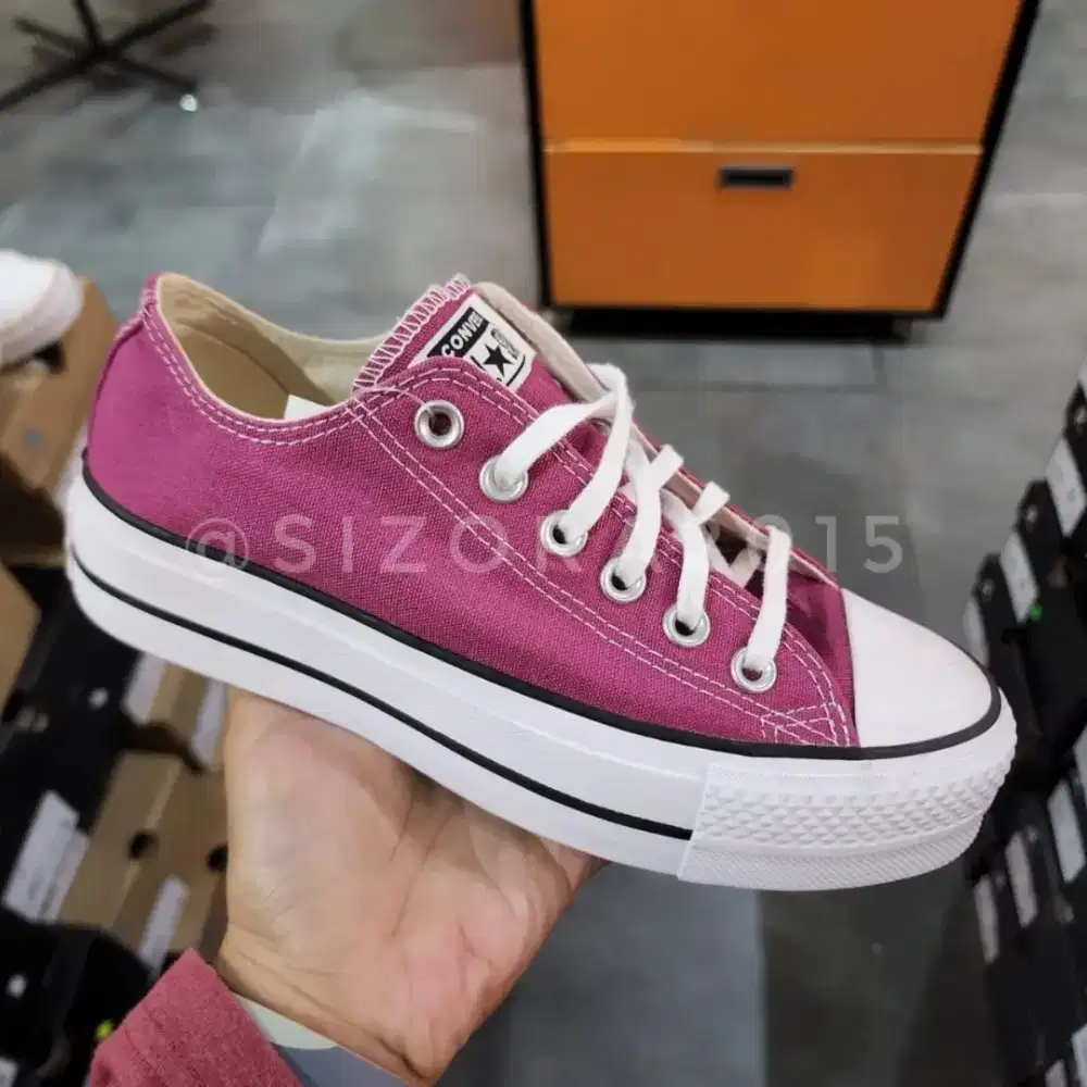 Sepatu hot sale converse original